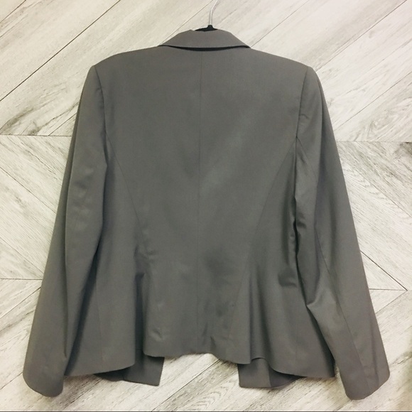 Lafayette 148 | Grey 2 Button Wool Stretch Blazer - Picture 5 of 5